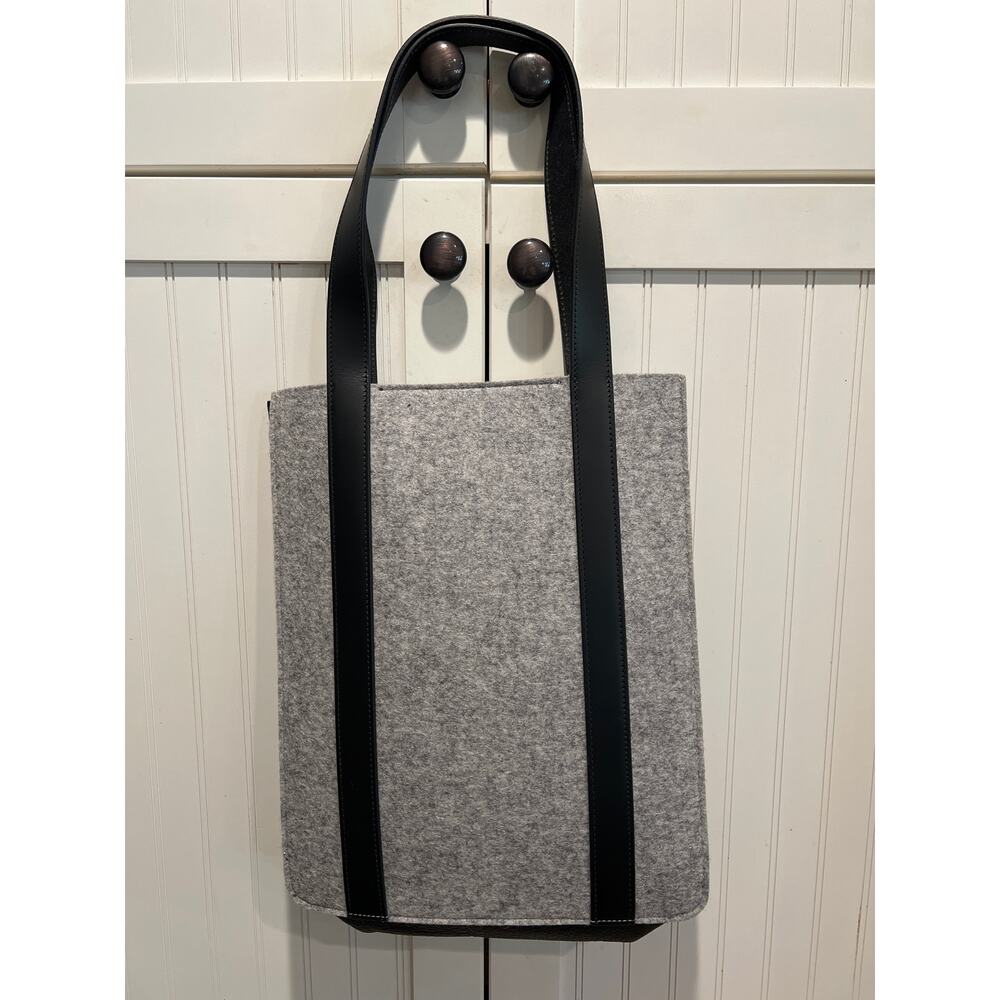 Knoll Women’s Slim Tote Bag Business Handbag Gray Black Spinneybeck Leather
